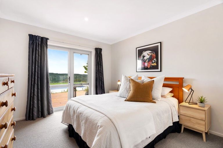 Photo of property in 92 Eskridge Drive, Eskdale, Napier, 4182