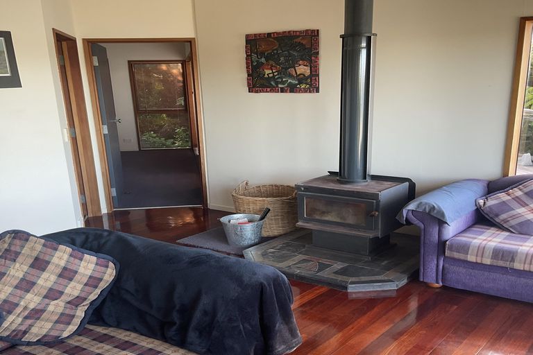 Photo of property in 18 Beach Street, Sandspit, Warkworth, 0982