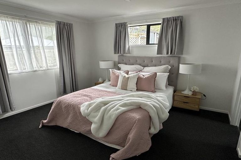 Photo of property in 27 Matenga Street, Waikanae, 5036