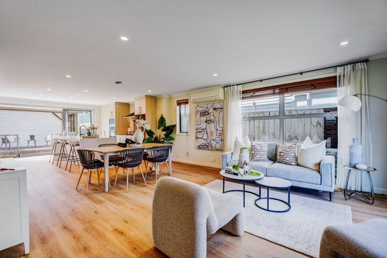 Photo of property in 47 Hollowout Street, Takanini, 2112