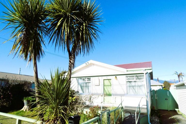 Photo of property in 2 Mclaughlins Lane, Westport, 7825