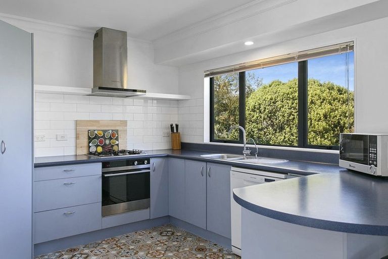 Photo of property in 94 Harvey Street, Waipahihi, Taupo, 3330