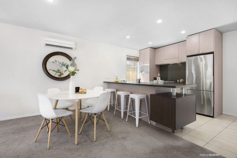 Photo of property in 48 Erlestoke Crescent, Churton Park, Wellington, 6037