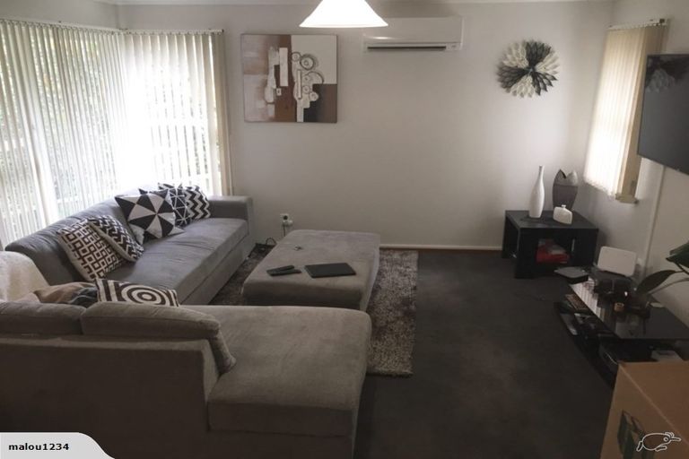 Photo of property in 11 Lynda Avenue, Paparangi, Wellington, 6037