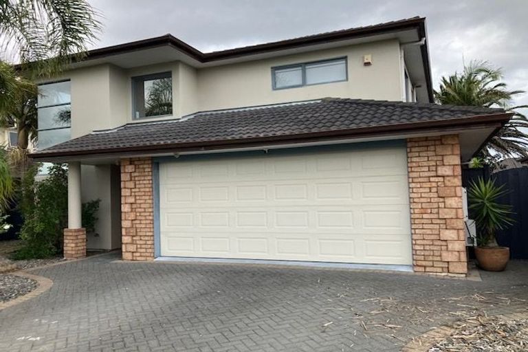 Photo of property in 8 Kalberry Place, East Tamaki, Auckland, 2016