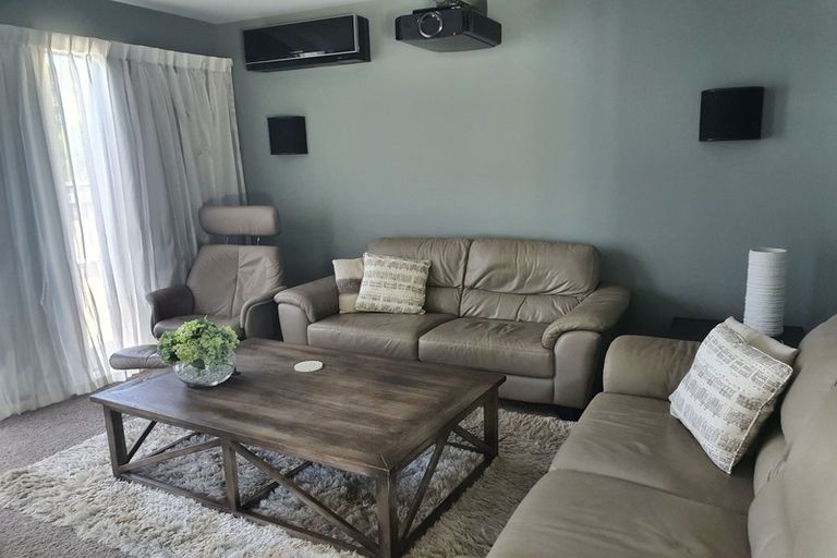 Photo of property in 2 Bressay Way, Waikanae, 5036