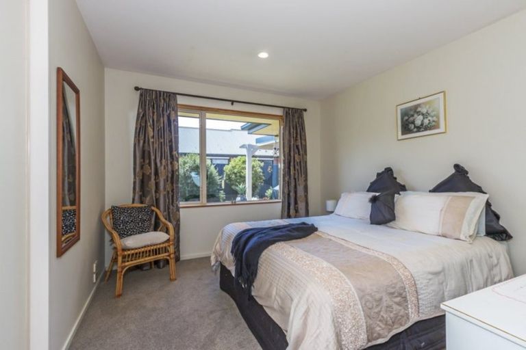 Photo of property in 6 Oratia Grove, Northwood, Christchurch, 8051