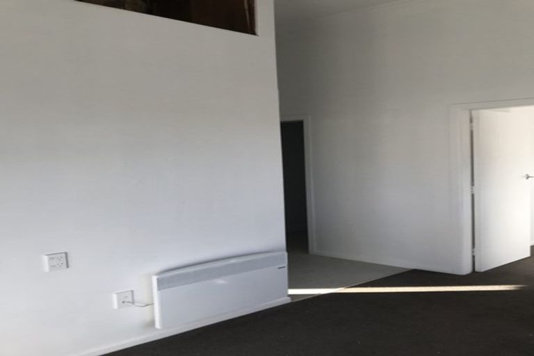 Photo of property in 17 Rua Street, Lyall Bay, Wellington, 6022