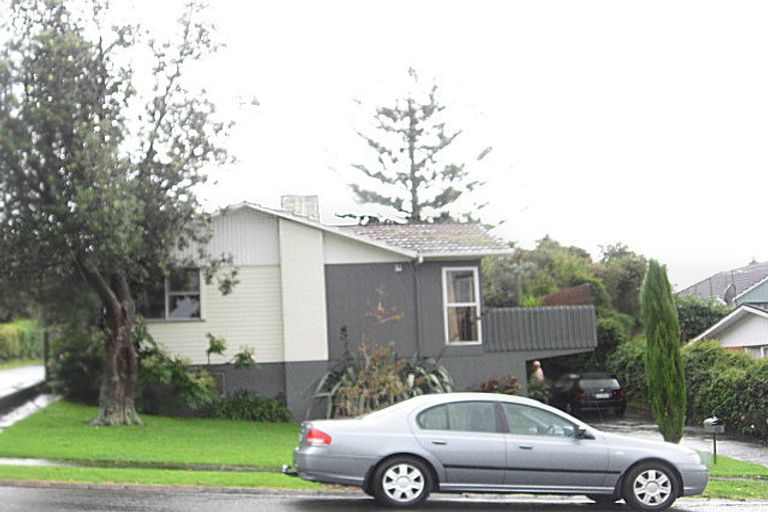 Photo of property in 10 Larne Avenue, Pakuranga Heights, Auckland, 2010