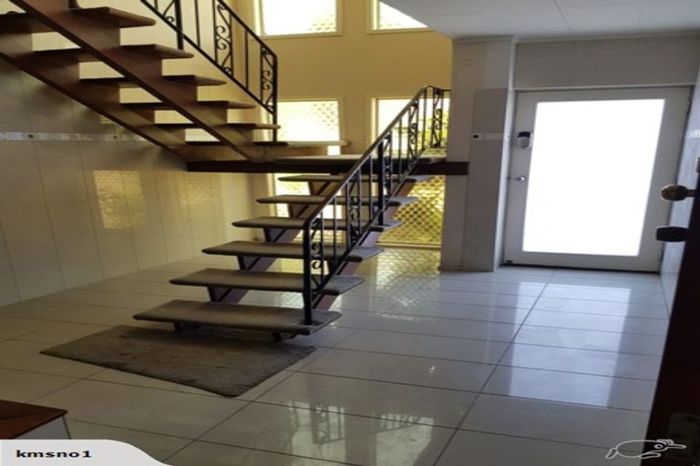 Photo of property in 22 Hartley Terrace, Massey, Auckland, 0614