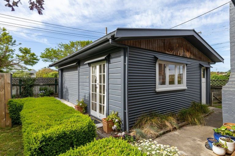 Photo of property in 37 Sackville Street, Martinborough, 5711