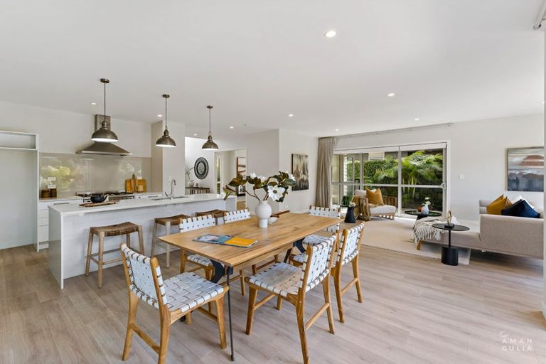 Photo of property in 284e Schnapper Rock Road, Schnapper Rock, Auckland, 0632