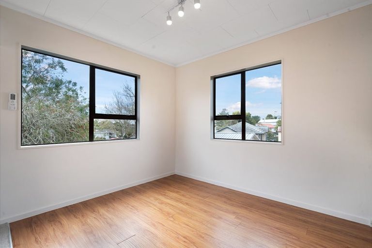 Photo of property in 51 Hindmarsh Street, Henderson, Auckland, 0612