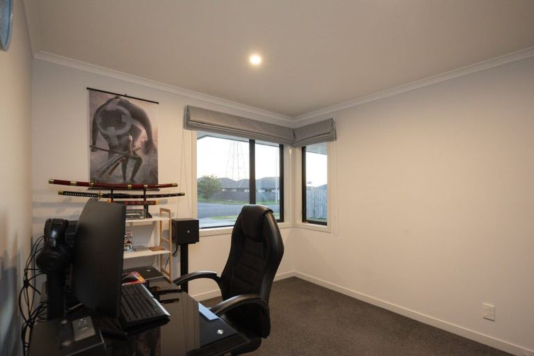 Photo of property in 195 Pacific Drive, Fitzherbert, Palmerston North, 4410