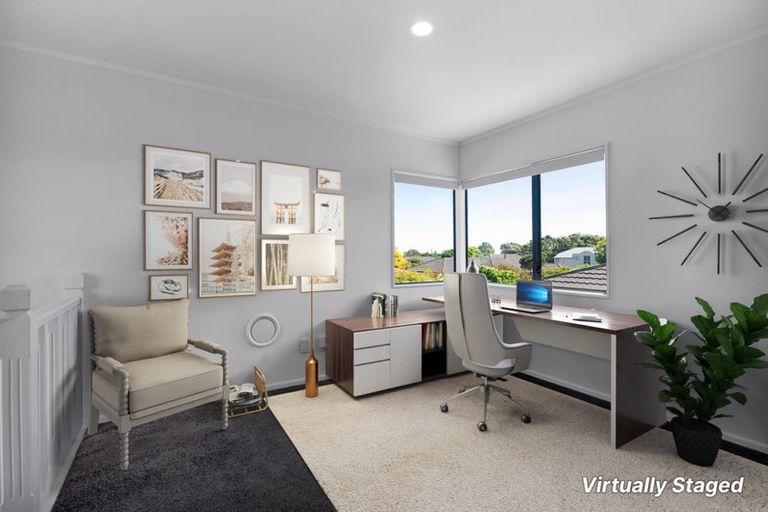 Photo of property in 3e Kinross Drive, Merrilands, New Plymouth, 4312