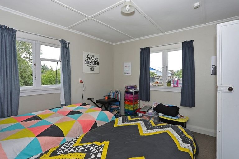 Photo of property in 18 Robert Street, Marton, 4710