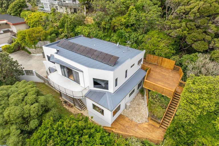 Photo of property in 8a Kiriwai Road, Paremata, Porirua, 5024