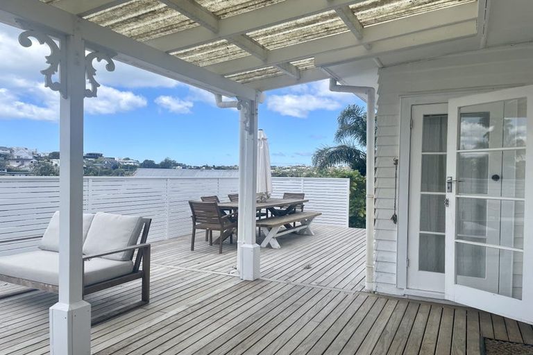 Photo of property in 20 Jean Place, Stanmore Bay, Whangaparaoa, 0932