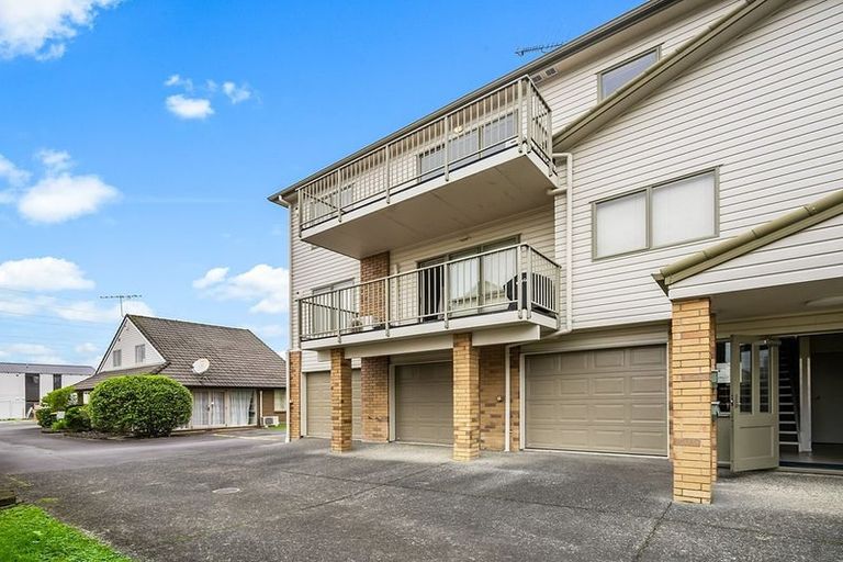 Photo of property in St Claire Village, 183/172 Mcleod Road, Te Atatu South, Auckland, 0610