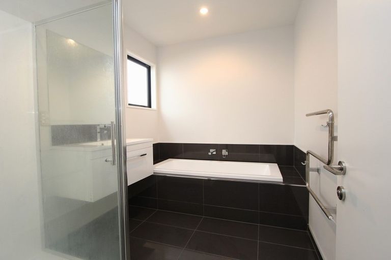 Photo of property in 77 Faringdon Boulevard, Rolleston, 7615