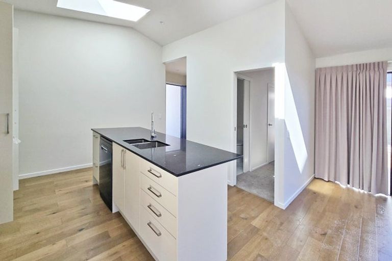 Photo of property in 7 George Yee Place, Taradale, 4112