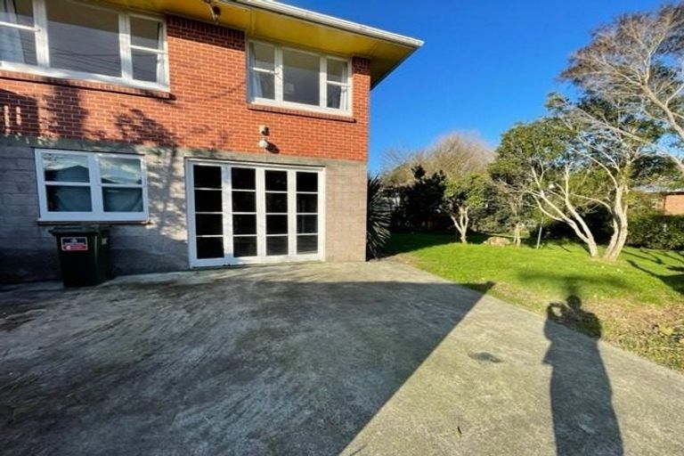 Photo of property in 21 Kereru Street, Henderson, Auckland, 0612