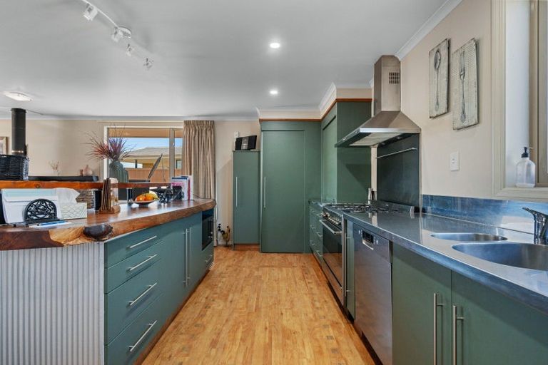 Photo of property in 3 Campbell Street, Alexandra, 9320