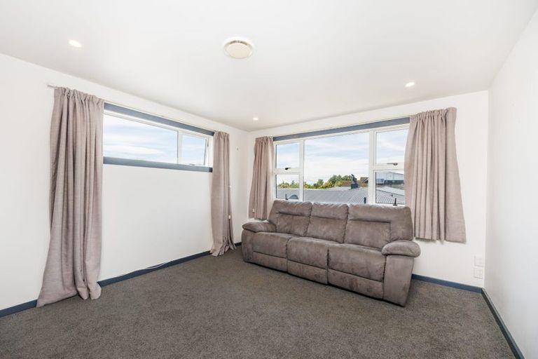 Photo of property in 18 Somerset Crescent, Highbury, Palmerston North, 4412