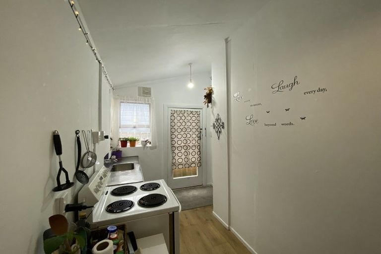 Photo of property in 36 Rolleston Street, Mount Cook, Wellington, 6021