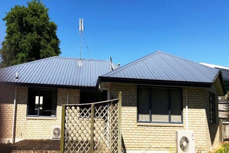 Photo of property in 2 Surrey Lane, Glenview, Hamilton, 3206