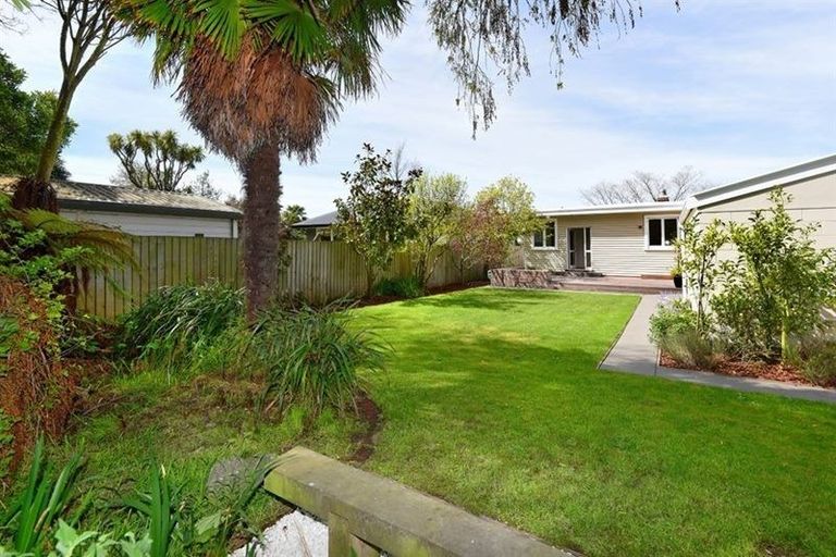 Photo of property in 71 Saint Martins Road, Saint Martins, Christchurch, 8022