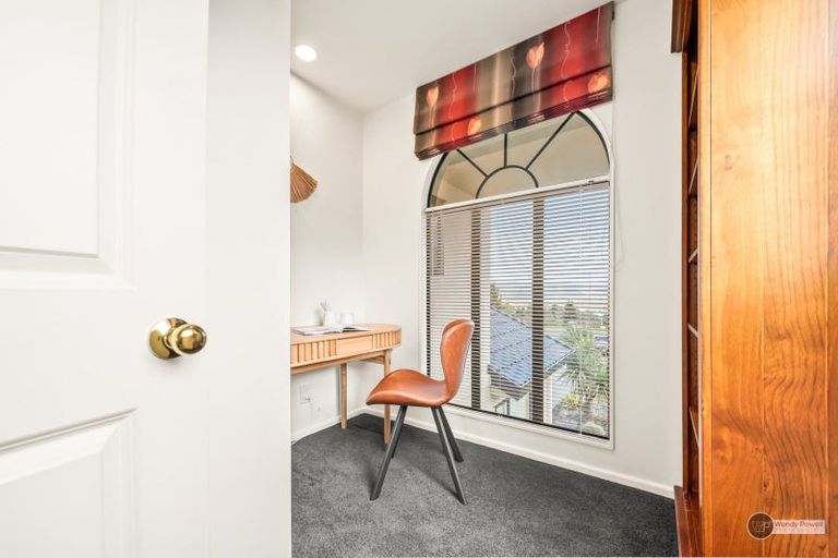 Photo of property in 2 Kirton Drive, Riverstone Terraces, Upper Hutt, 5018