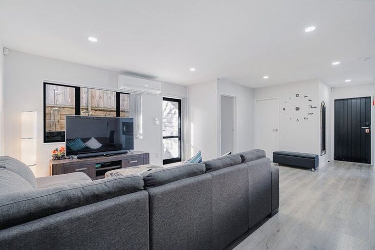 Photo of property in 1 Kohuora Lane, Papatoetoe, Auckland, 2025