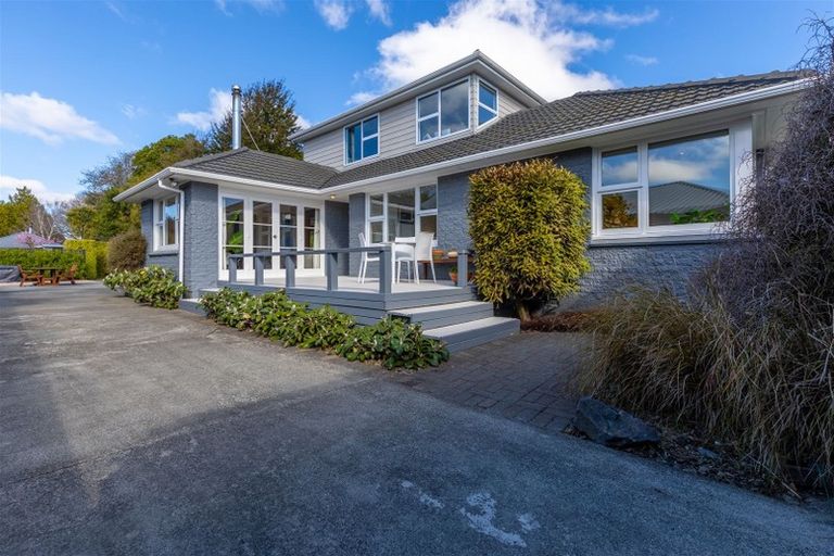Photo of property in 76 Nortons Road, Avonhead, Christchurch, 8042