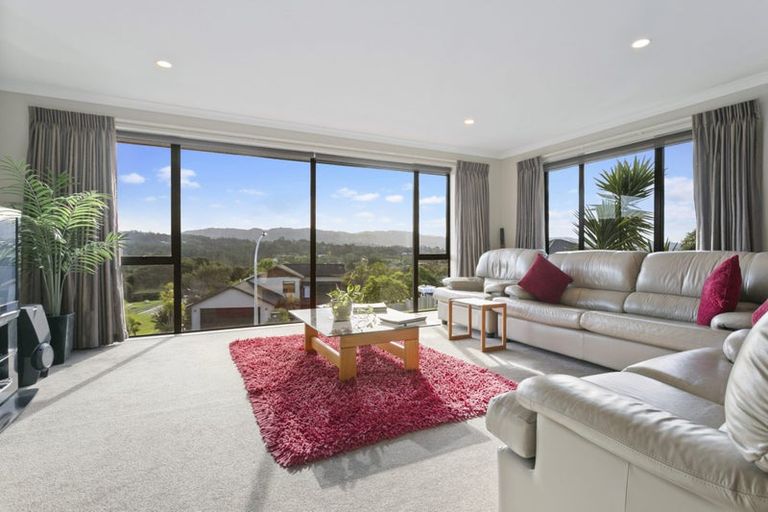 Photo of property in 2 Foothills Lane, Glen Eden, Auckland, 0602