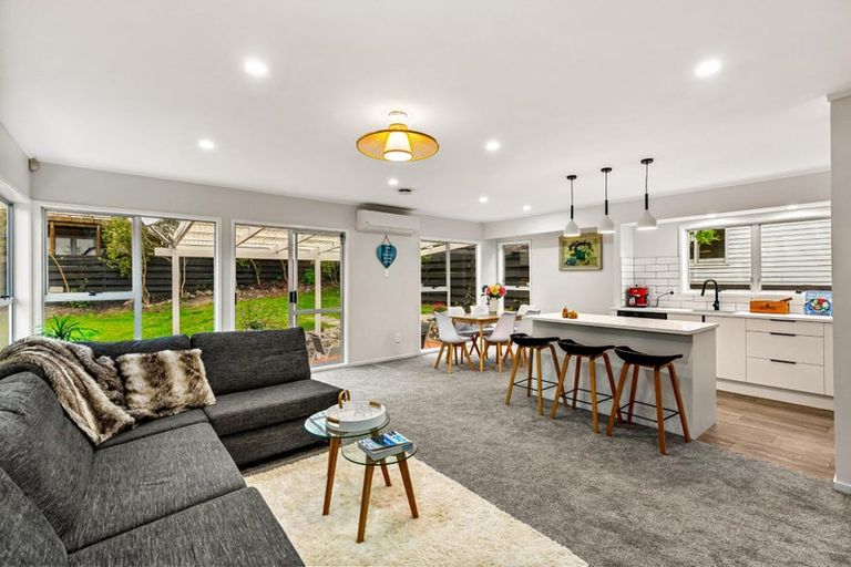 Photo of property in 17 Malmo Place, Massey, Auckland, 0614