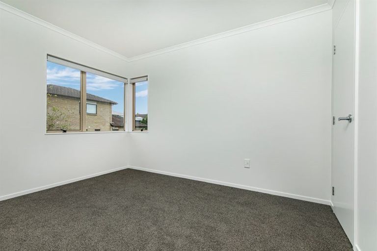 Photo of property in 7 Elder Place, Massey, Auckland, 0614