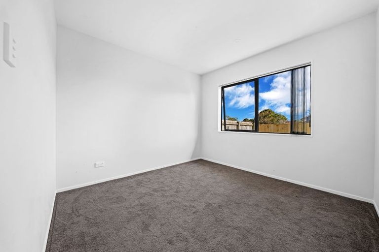 Photo of property in 1/25 Kennington Drive, Clendon Park, Auckland, 2103