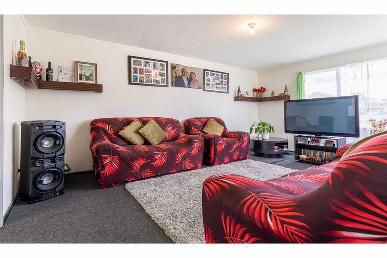Photo of property in 67 Hindmarsh Street, Henderson, Auckland, 0612