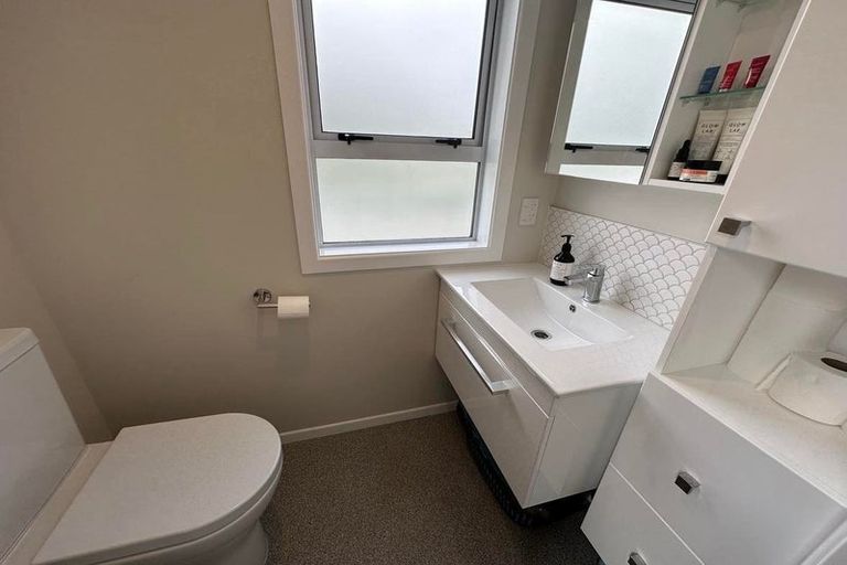 Photo of property in 21 William Street, Waikanae Beach, Waikanae, 5036