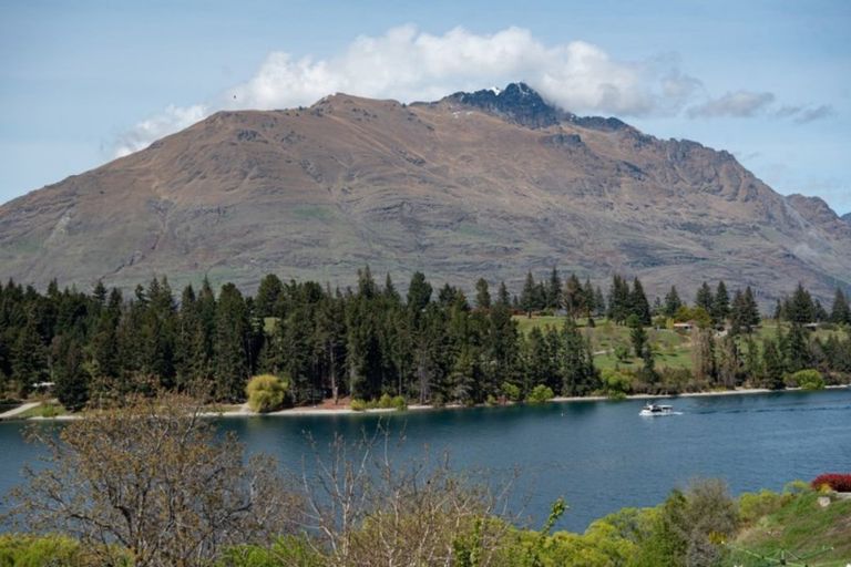 Photo of property in 139 Frankton Road, Queenstown, 9300