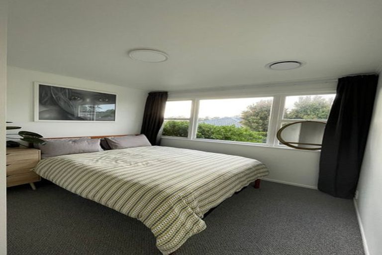 Photo of property in 5 Gill Avenue, Te Atatu Peninsula, Auckland, 0610