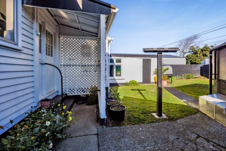 Photo of property in 45 Vogel Street, Hawera, 4610