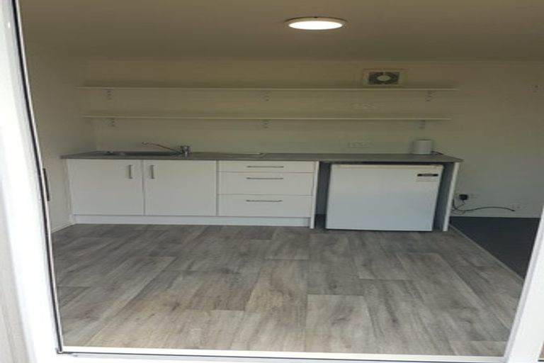 Photo of property in 5 Holgate Avenue, Herald Island, Auckland, 0618