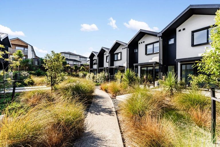 Photo of property in 2c Nerita Place, Long Bay, Auckland, 0630