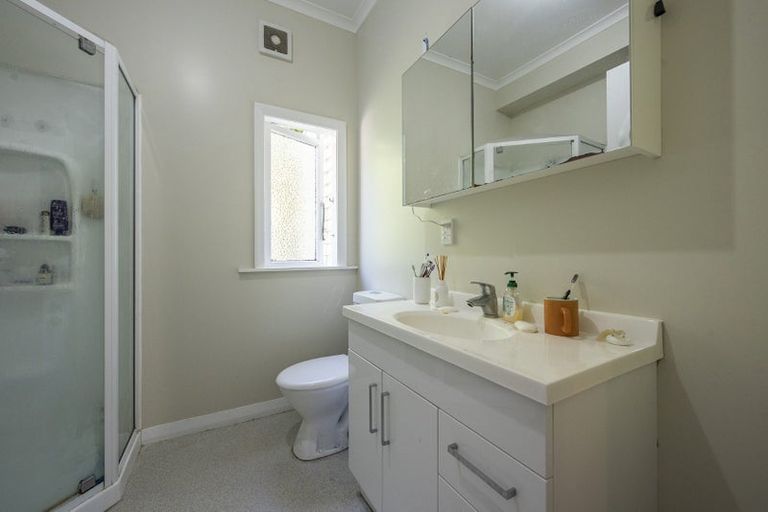 Photo of property in 82 Glenmore Street, Northland, Wellington, 6012