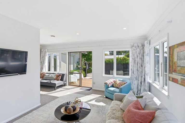 Photo of property in 1/68 Searells Road, Strowan, Christchurch, 8052