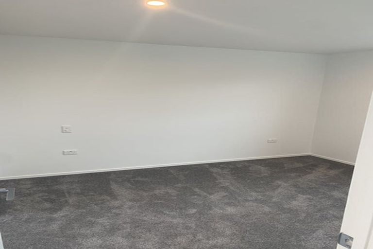 Photo of property in 1/2 Jadewynn Drive, Massey, Auckland, 0614