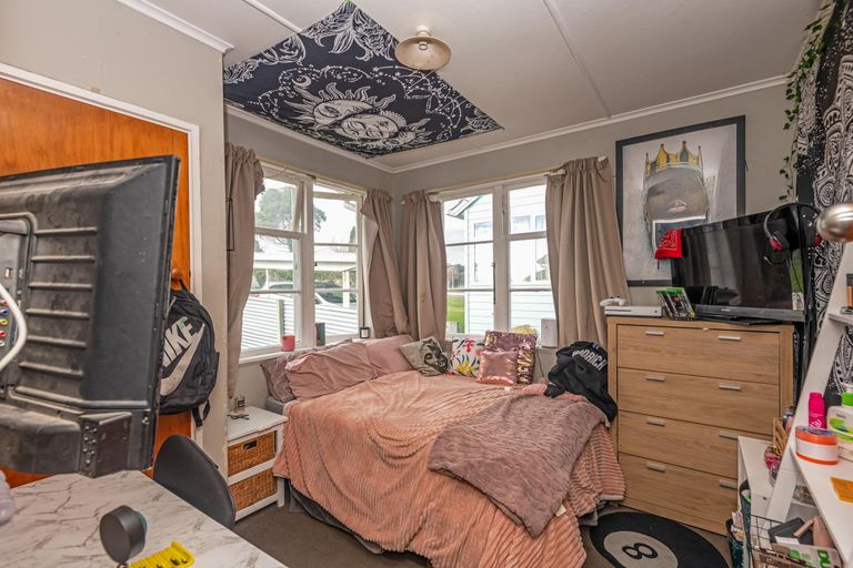 Photo of property in 46 Clyde Crescent, Roslyn, Palmerston North, 4414