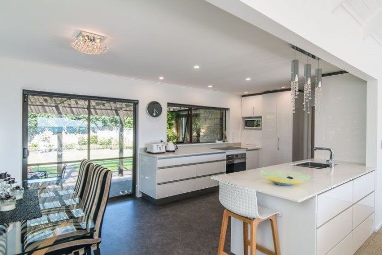 Photo of property in 82 Marine Parade, Paraparaumu Beach, Paraparaumu, 5032